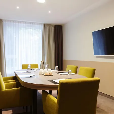 Steigenberger Parkhotel Szálloda