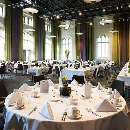 Steigenberger Parkhotel Szálloda 4*